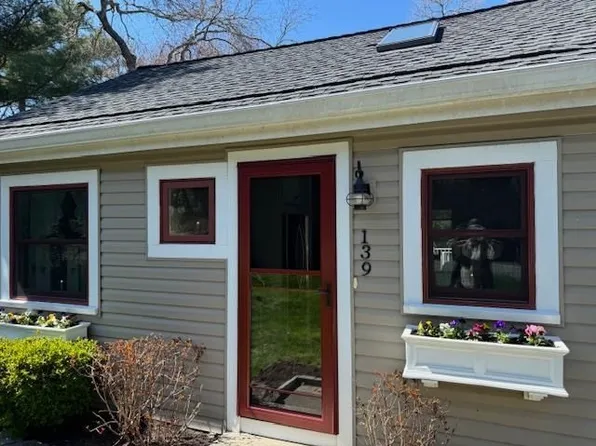 139 Little Sandy Pond Rd, Plymouth, MA 02360