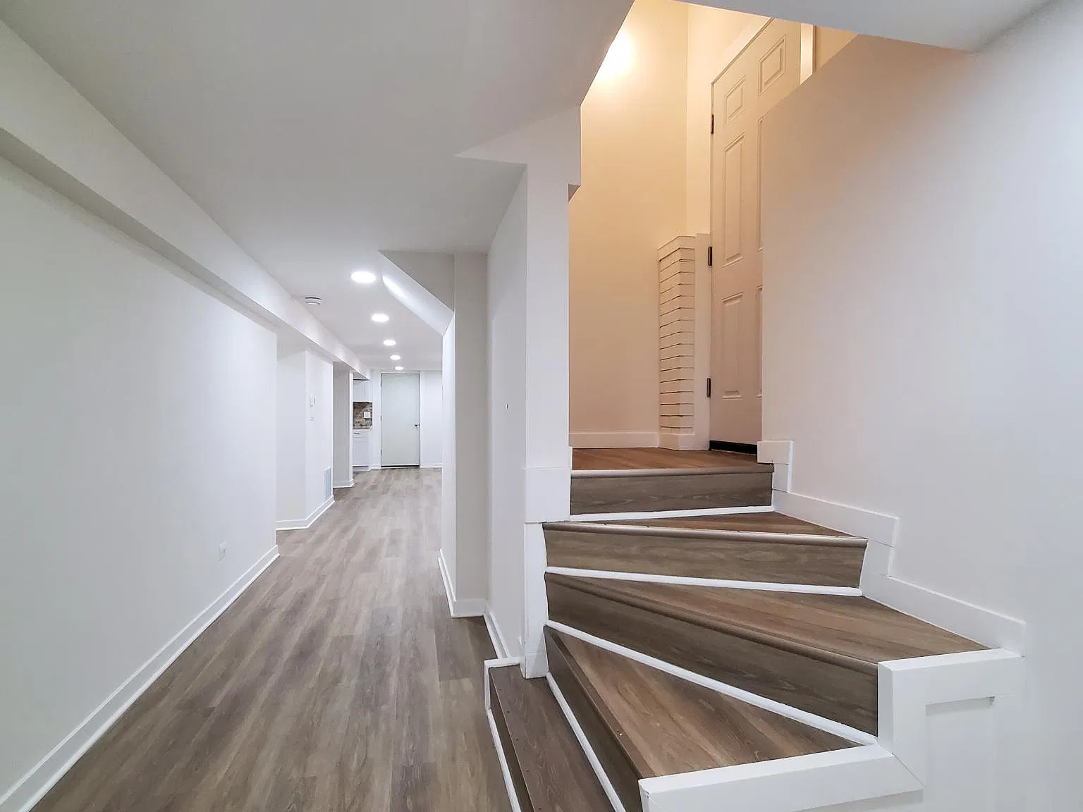 2 bed, 1000 sqft, $1,800 — Photo 3