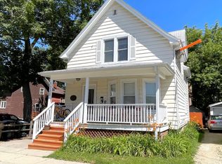 1220 Saint James Ct, Madison, WI 53715