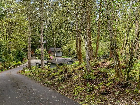 2nd image of 20700 NE 160th St