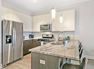 18070 Royce Blvd #320, Villa Park, IL 60181