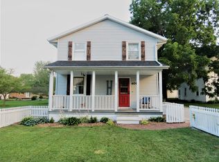 409 E Main St, Princeville, IL 61559