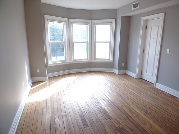 2nd image of 1106 Main St #5