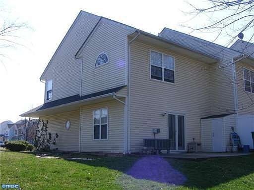 2nd image of 40 Beaver Run Dr