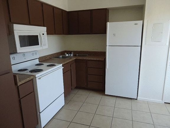 4th image of 2740 Menlo Square Dr APT A
