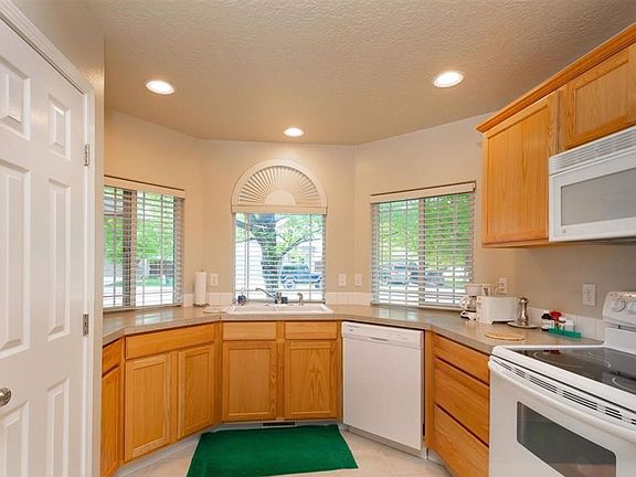 2nd image of 5508 S Plumbdale Ave