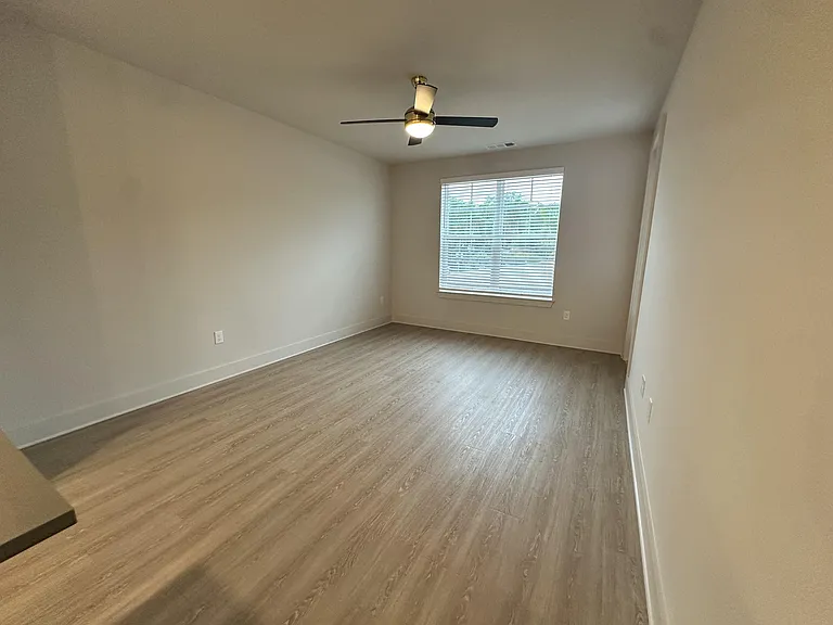 District on the Etowah Apartments — Photo 482