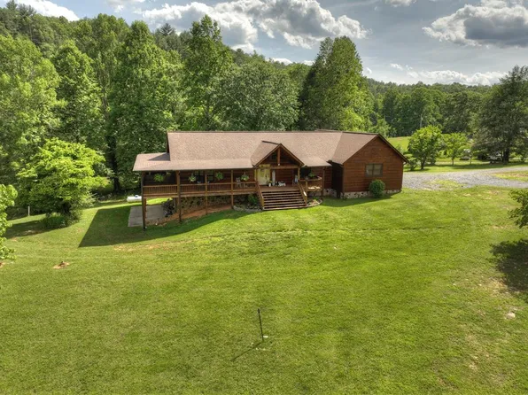 97 Maple Valley Dr, Mineral Bluff, GA 30559