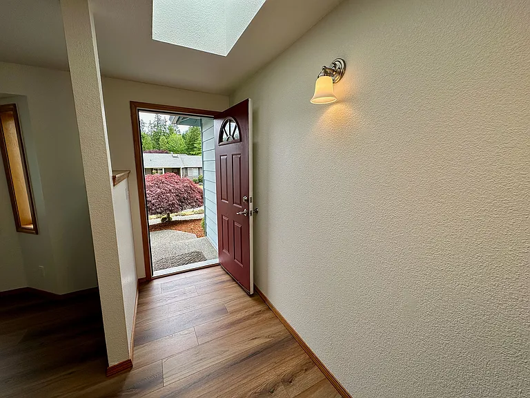 19753 Mosjon Cir NE — Photo 14