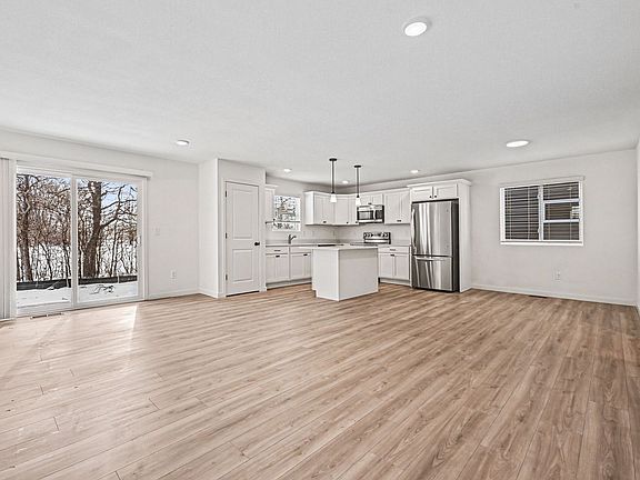 5th image of 1637 Roosevelt Ct