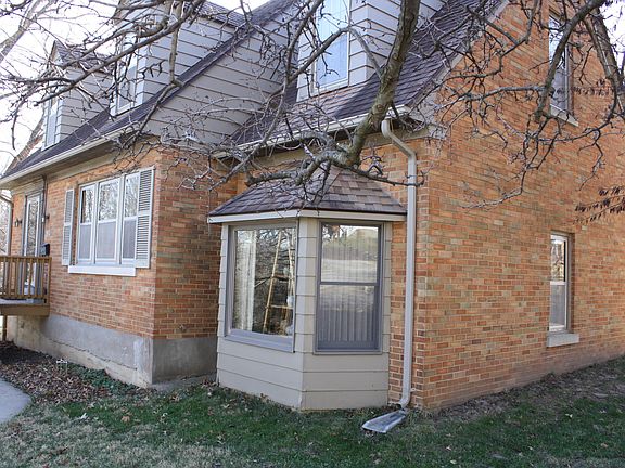 3rd image of 1901 N Circle Dr