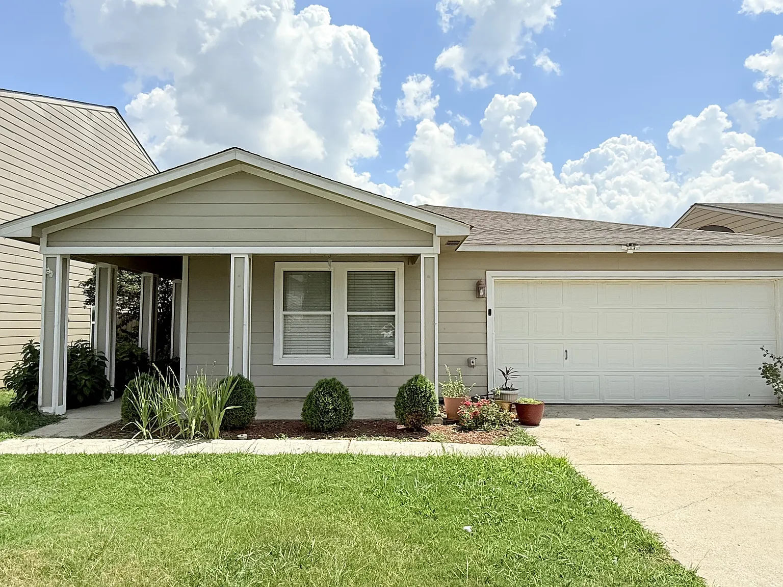3 bed, 1452 sqft, $1,575 — Photo 1