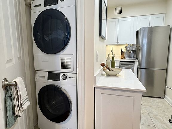 5th image of 35 W 75th St #4B