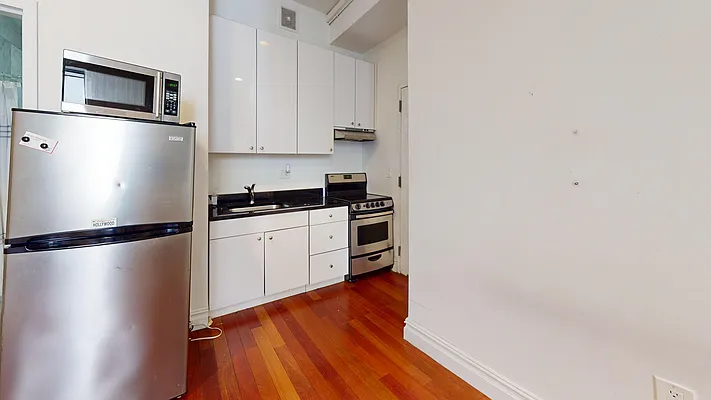 Rented by Bond New York | media 2