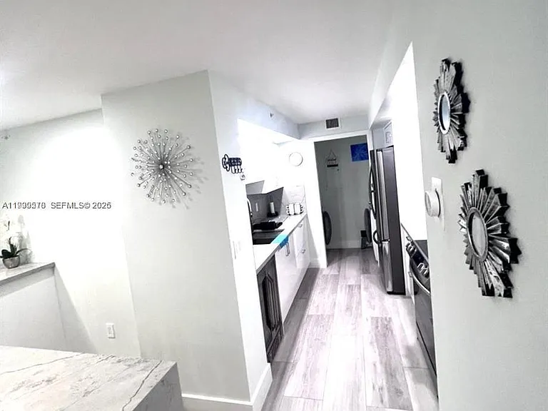 6917 Collins Ave #806 — Photo 8