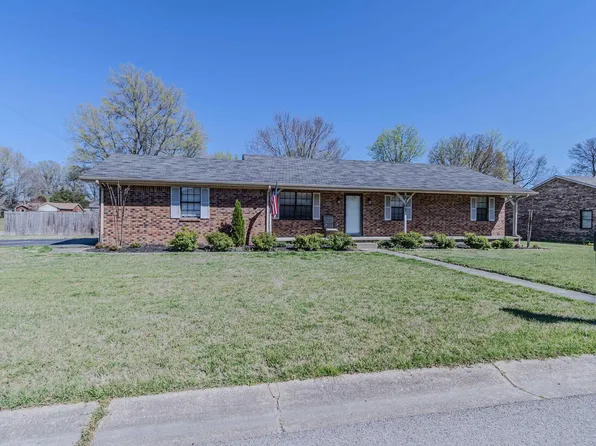 1307 Daniel Dr, Paragould, AR 72450