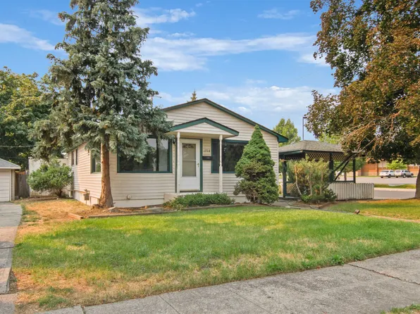 1704 E Hoffman Ave, Spokane, WA 99207