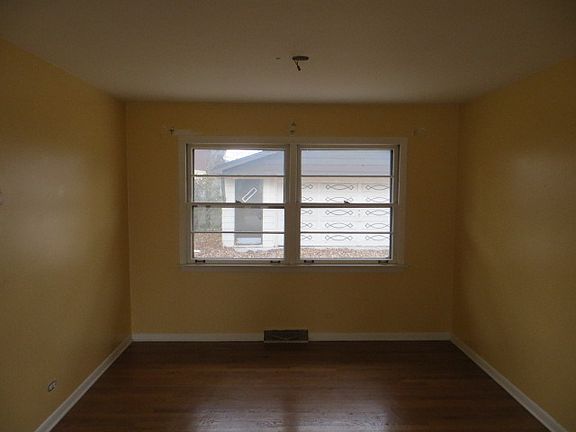 4th image of 348 N Longwood Dr