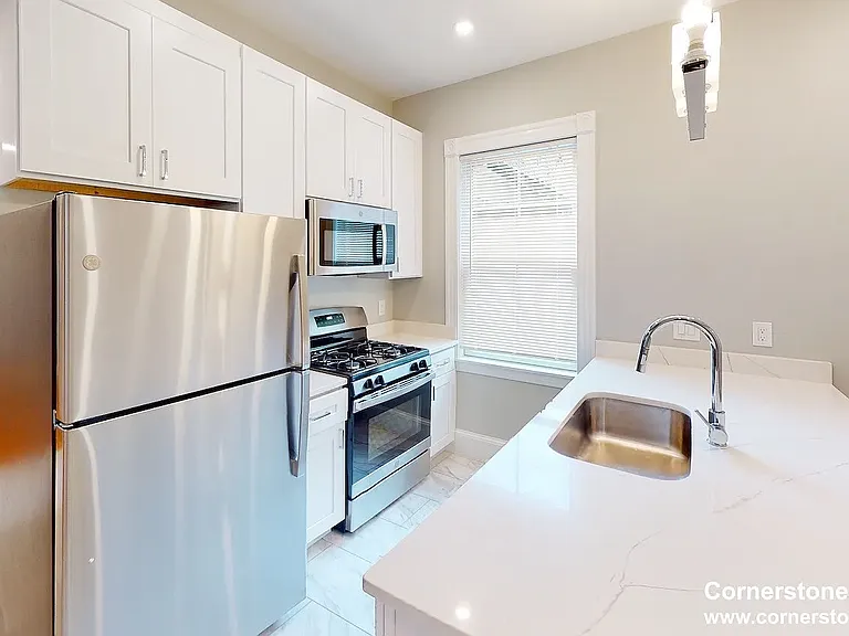267 E Cottage St #3 — Photo 3