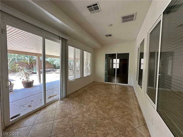 7185 Windy Peak Ct — Photo 12