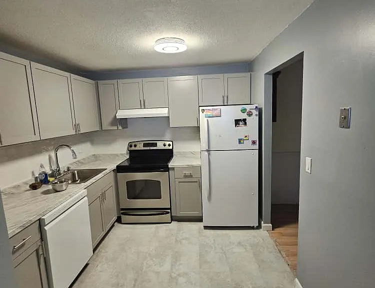 135 English Village Rd — Photo 1