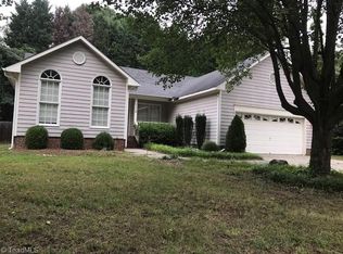 6308 Stonewick Dr, Jamestown, NC 27282