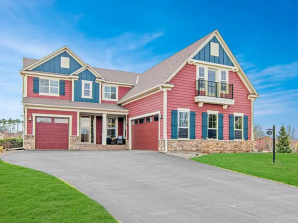 22 Alcott Ct, North Oaks, MN 55127