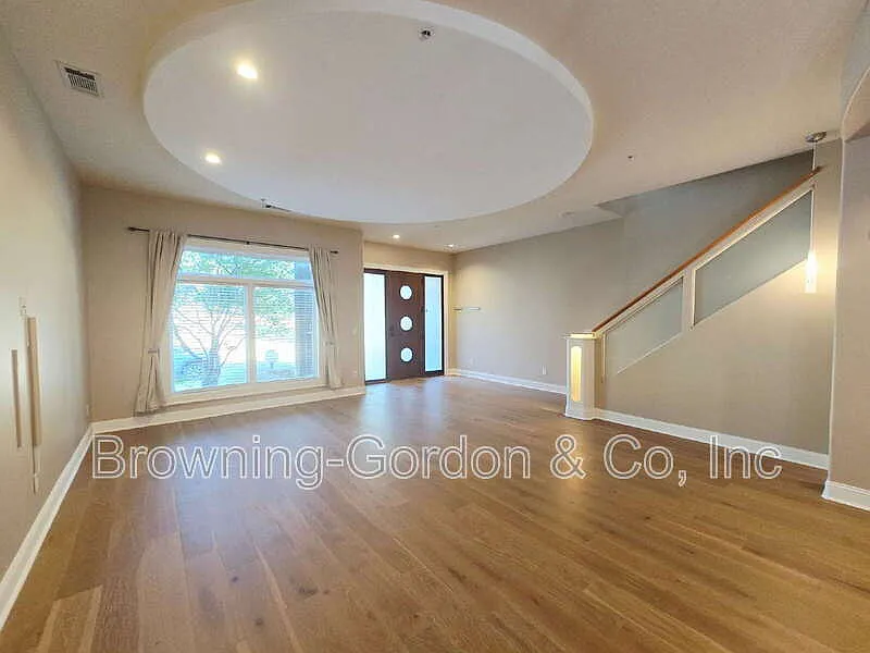 2 bed, 2.5 bath, 2134 sqft, $2,895 — Photo 3