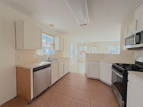 4th image of 3303 Bent Spring Ct