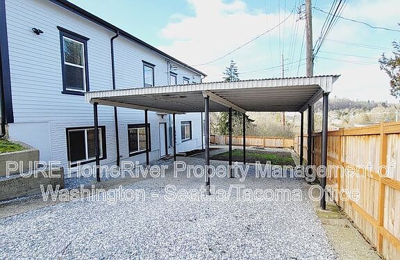 4th image of 3216 E Roosevelt Ave #C