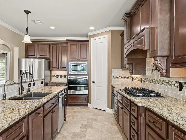 28223 Red Shady Oaks Dr — Photo 9