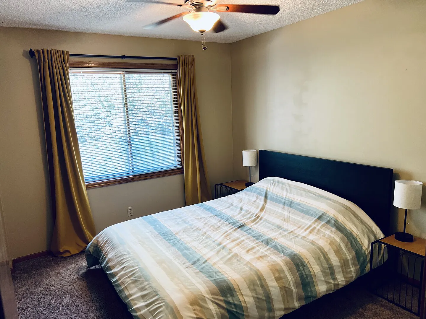 Comphy Home in Classy Twin Cities Suburb — Photo 4