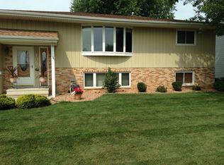 105 McHugh St E, Holmen, WI 54636