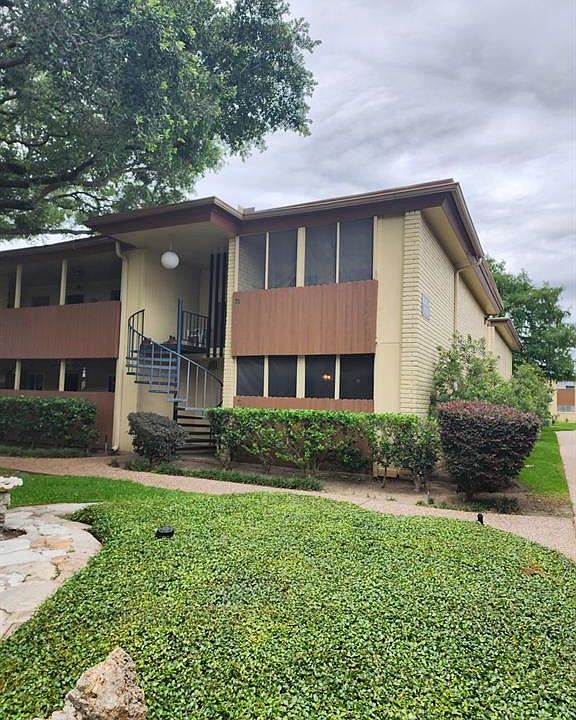 1st image of 7714 Renwick Dr APT 72