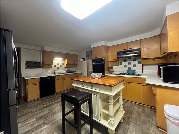 3rd image of 717 4th Street