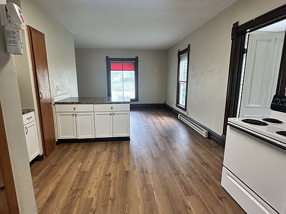 4th image of 430 S 4th St APT 1