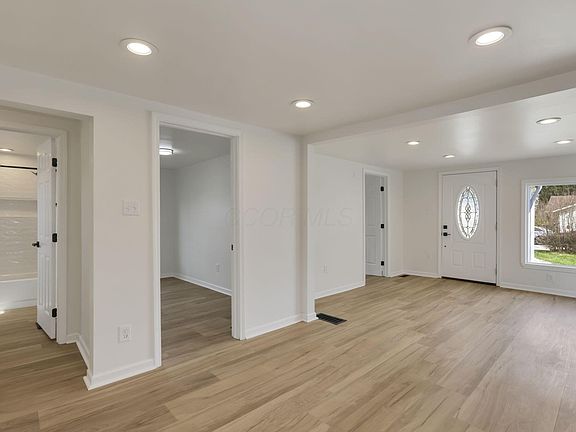 3rd image of 821 Jones Ave