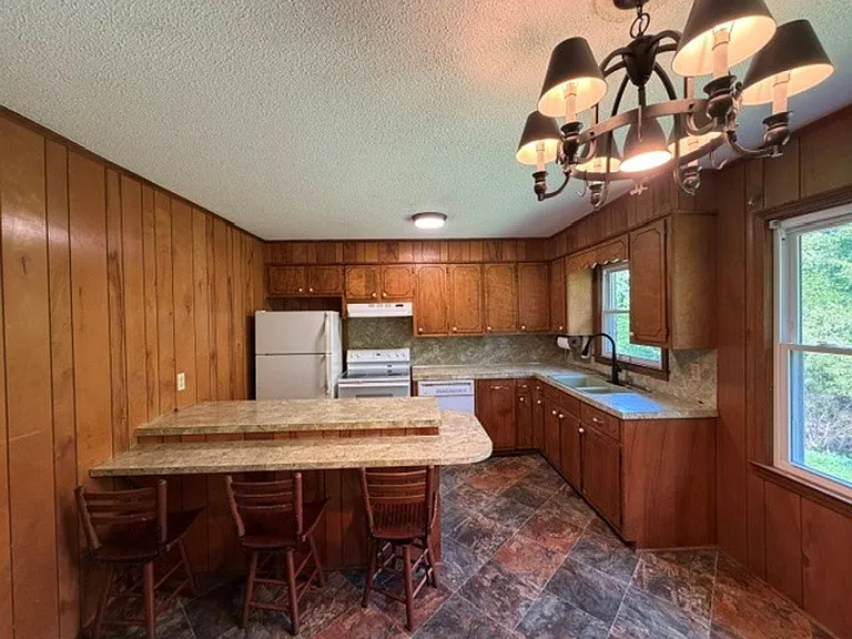 3399 State Highway 16 S — Photo 28