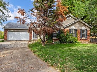 207 Whitehirst Ct W, Saint Charles, MO 63304