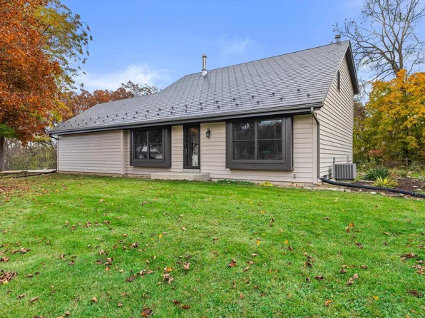 31037 Grand DRIVE, Waterford, WI 53185