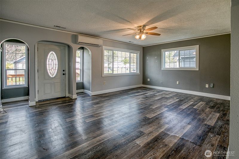 2nd image of 2409 Cherry Street