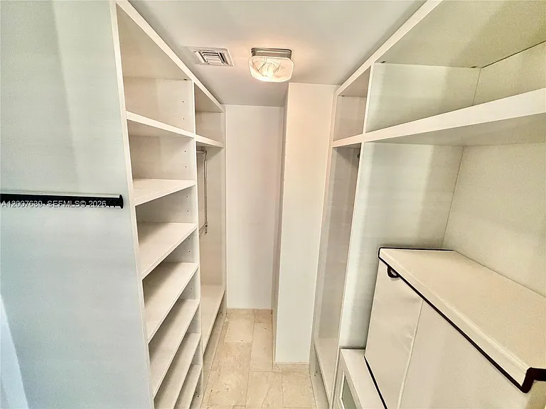 88 SW 7th St #1109 — Photo 35