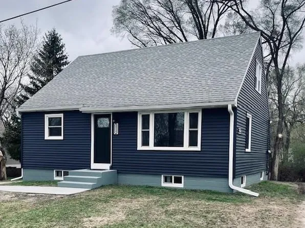2115 E River Rd NE, Rochester, MN 55906