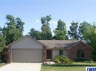 9229 Whispering Woods Dr, Fort Wayne, IN 46804