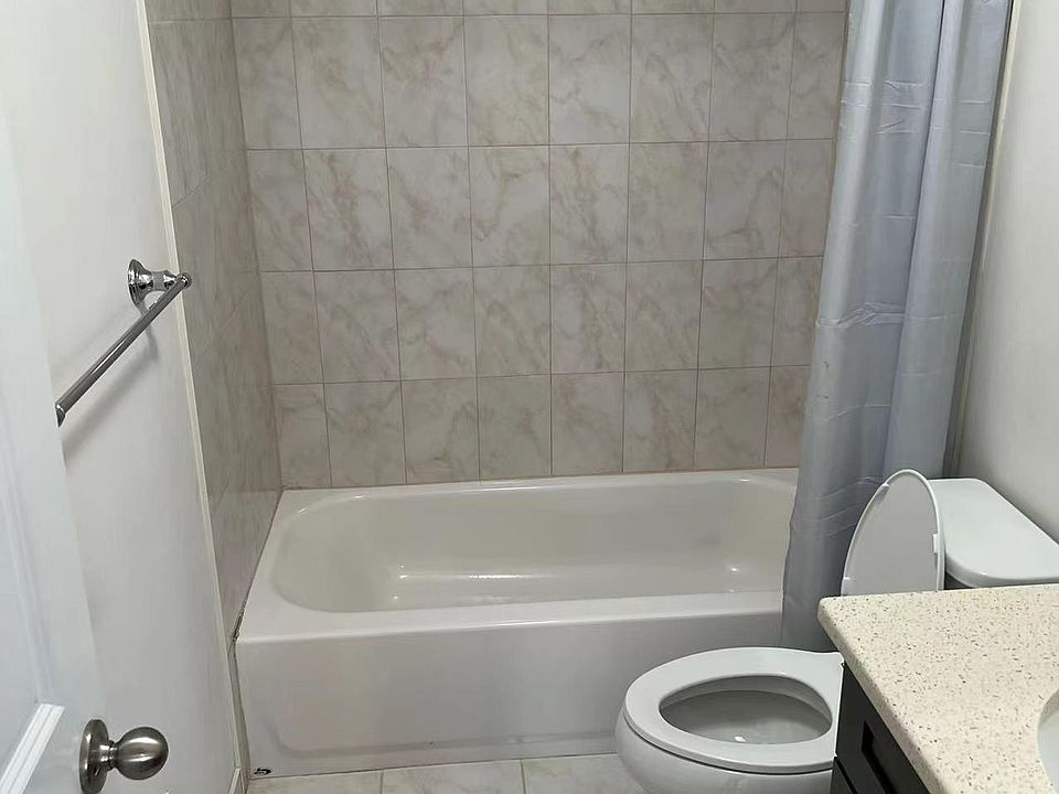1st image of 8 Berkshire Ln #2