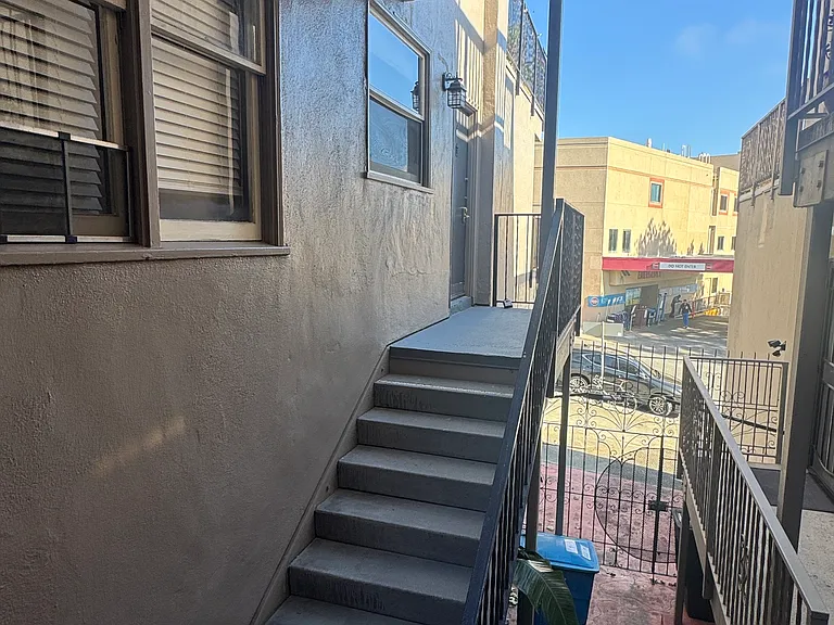 54 Terra Vista Ave #4 — Photo 5