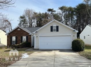 7940 Travers Run Dr, Charlotte, NC 28215