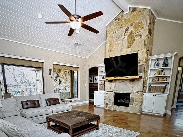 126 Packsaddle Dr — Photo 8