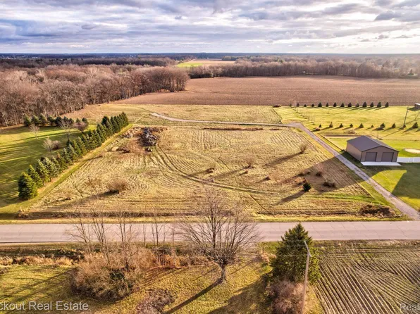 7116 Sohn Rd, Vassar, MI 48768