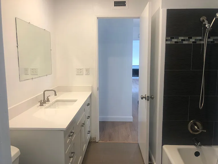 8431 Valencia Dr — Photo 7